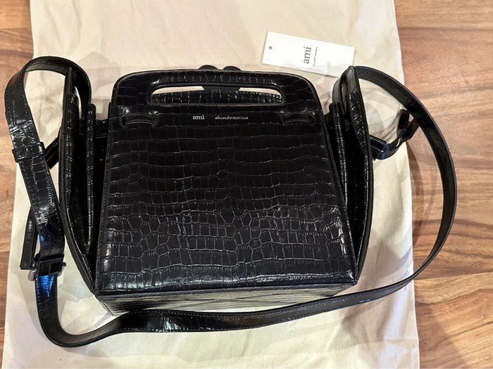 Sac à main en cuir effet croco Ami Paris neuf - photo numéro 10
