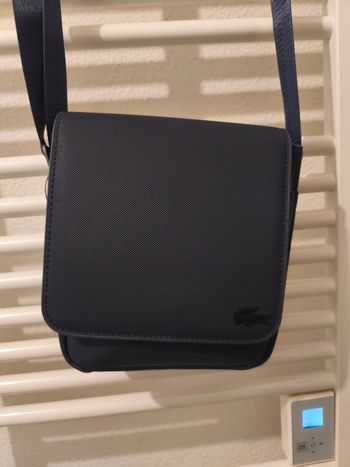 Sacoche Lacoste Homme Neuf Encore L'emballage à l'intérieur pour qu'il reste Neuf, Fermeture Parfaite Aucune Tâche 🎁😱🎉💝