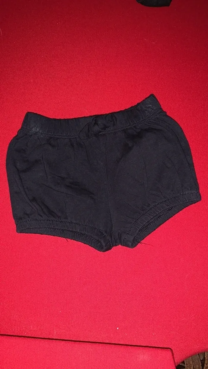 Short fille