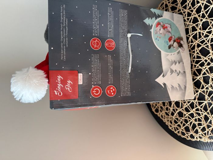 peluche  chien Père Noël avec son et mouvement - photo numéro 4