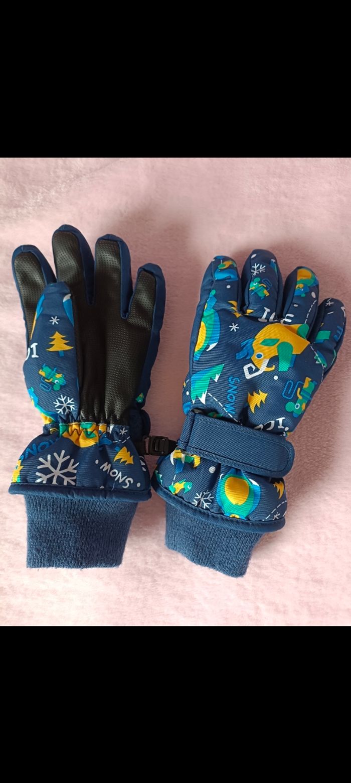 Gants de ski pour enfant taille M de 8-11 ans neufs