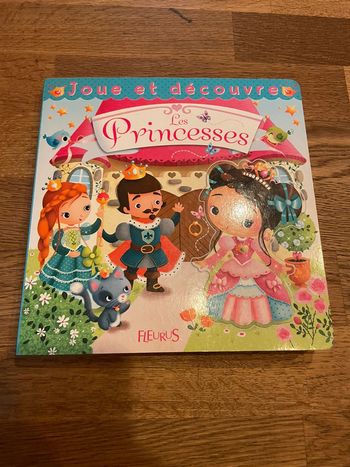 Livre Joue et découvre Les princesses