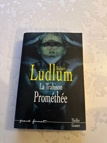 Livre la trahison prométhée - Robert ludlum