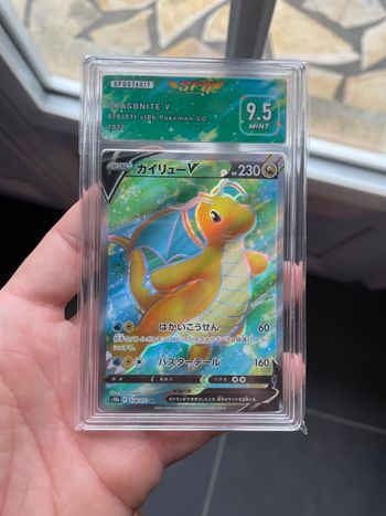 Pokémon carte gradée Dracolosse V SR SFG 9.5