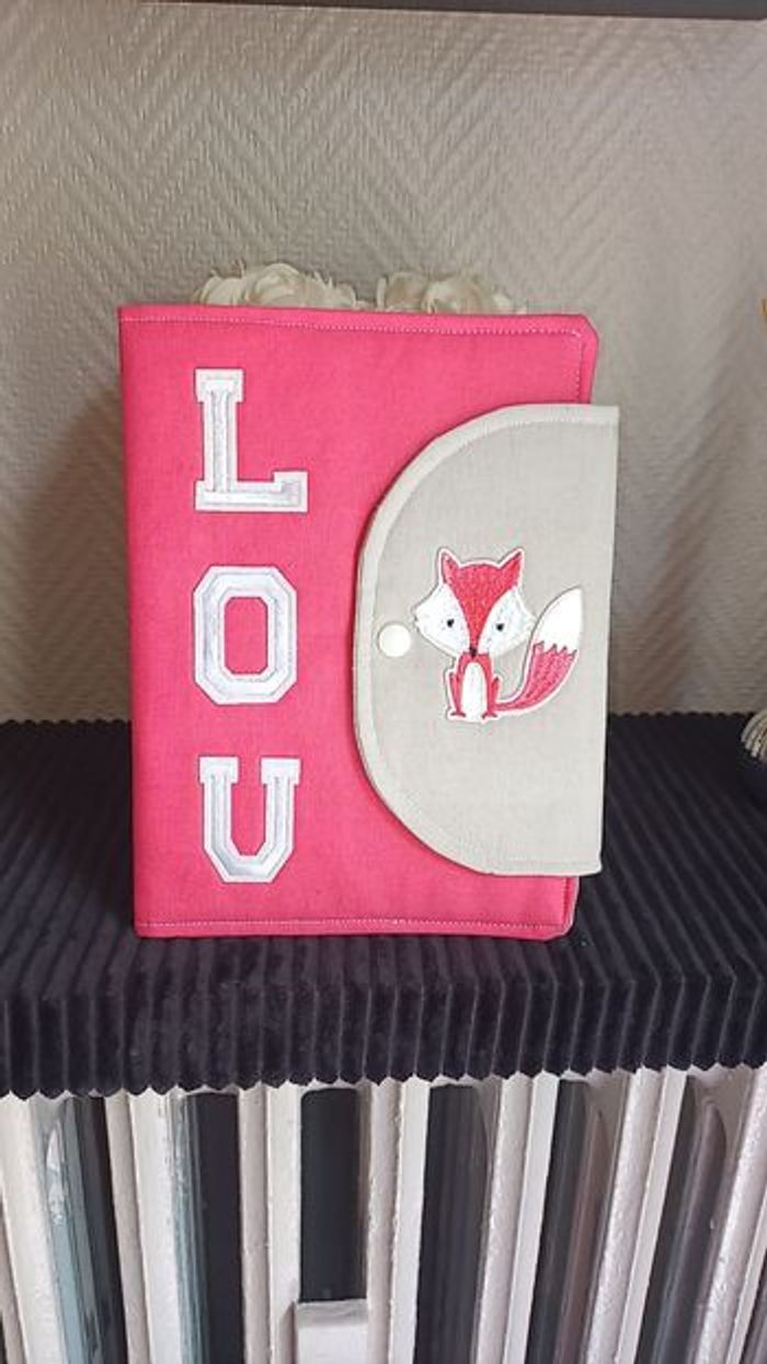 Protège carnet de santé fille