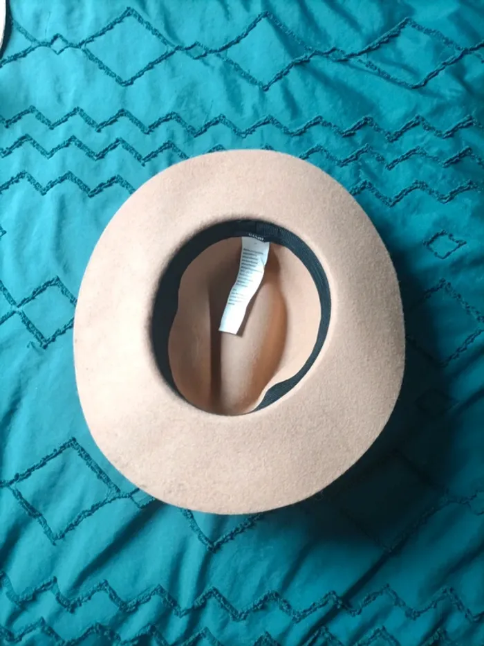 Joli chapeau Kiabi 57 - photo numéro 5