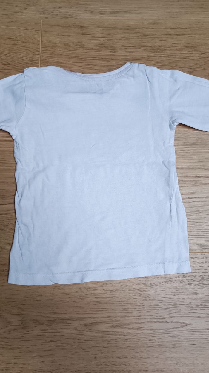 Pantalon, 3 t-shirts et gilet 18 mois - photo numéro 7