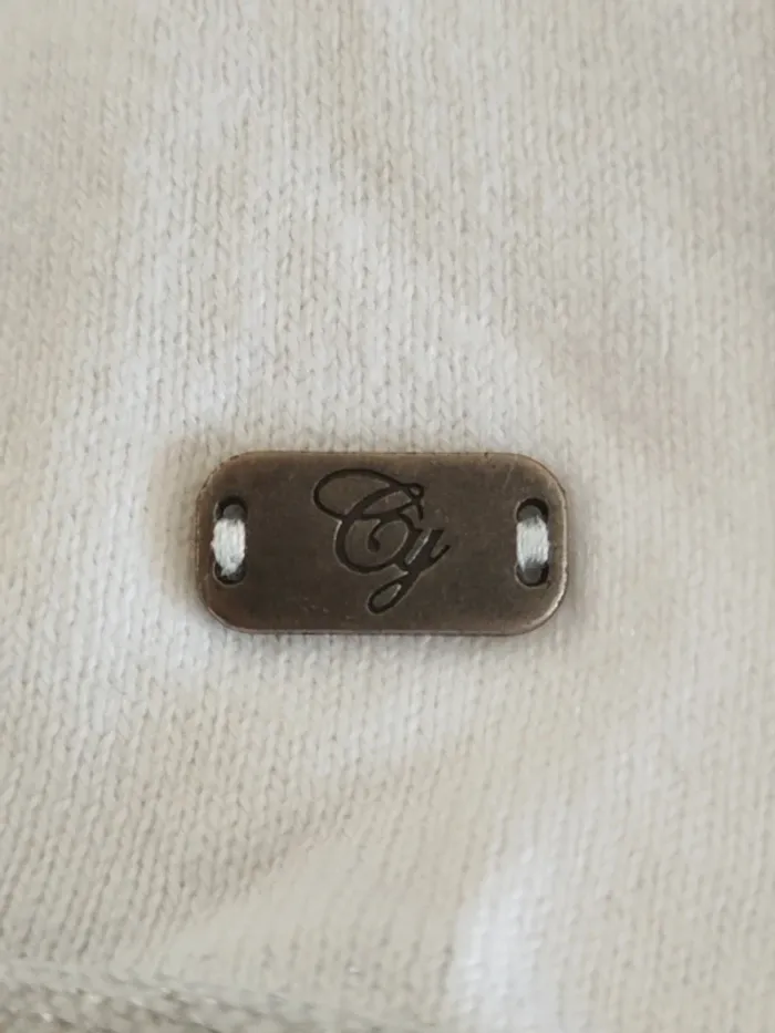 Pull blanc liseret argenté poignets et bas du pull Cyrillus taille 4 ans - photo numéro 5