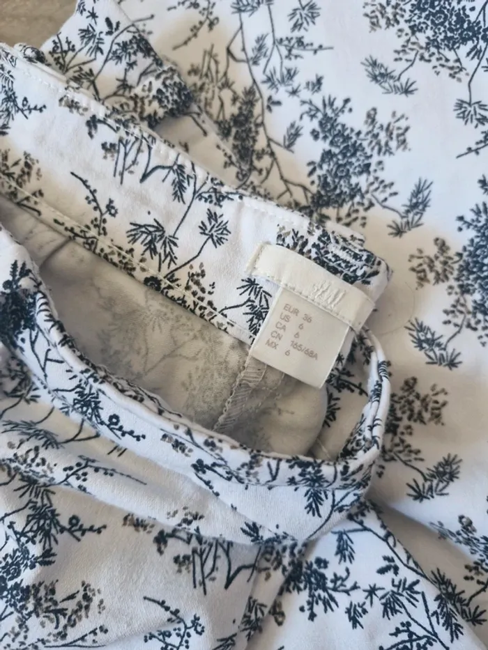 Pantalon fleuris 🍃 - photo numéro 3