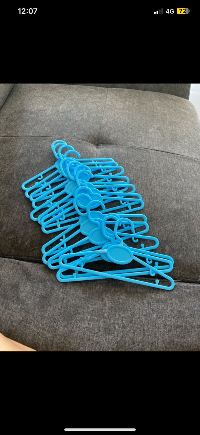 40 cintres bébé bleu ciel
