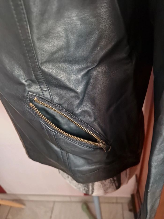 Veste noire imitation cuir - photo numéro 3