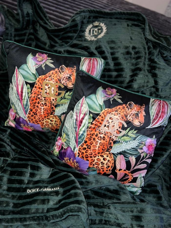 Ensemble couverture et coussins brodé - photo numéro 2