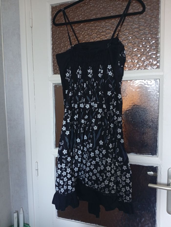 Robe noire florale – Noir & blanc – Taille M – Bretelles réglables - photo numéro 3