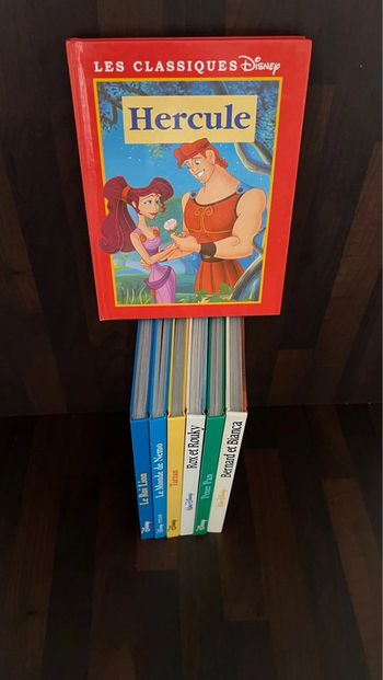 hercule Gros livre collection les classiques  Disney 96 pages parfait état .édition France loisirs