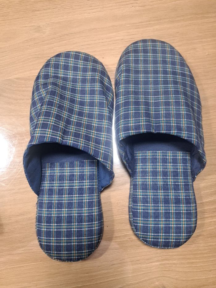 Pantoufles homme neufs P.46