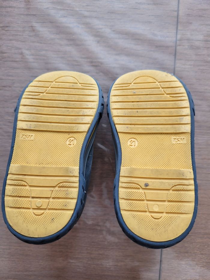 Lot chaussures / chaussons T21 garçon - photo numéro 3