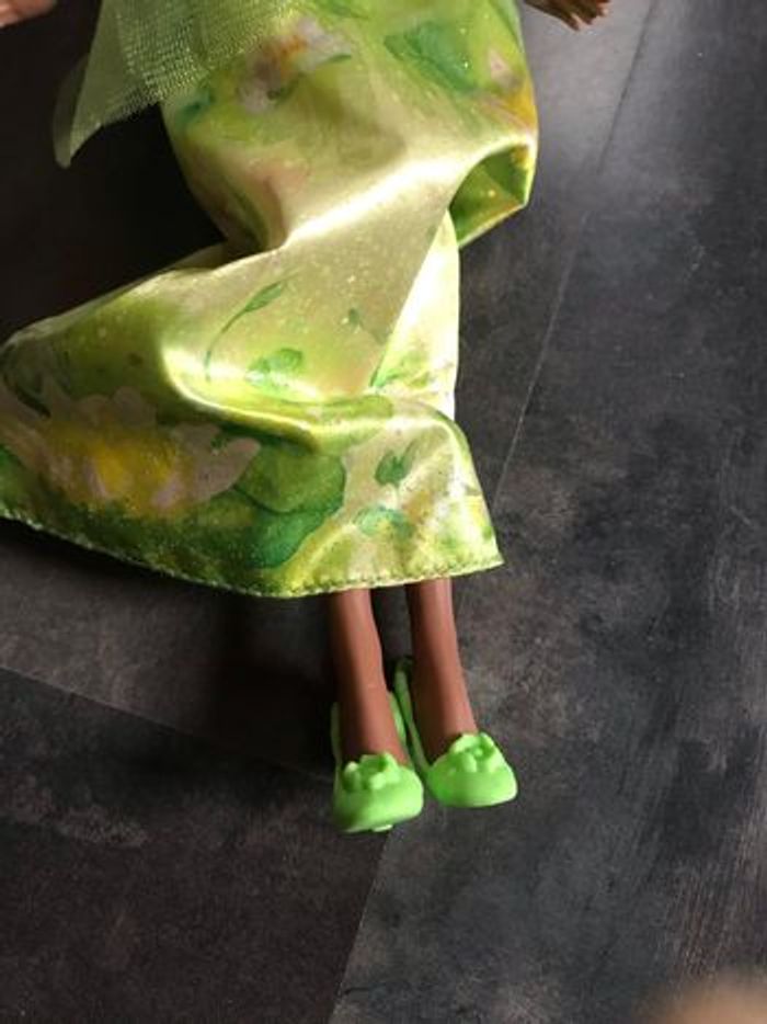 Poupée Tiana poussière d’étoiles 30 cm Disney - photo numéro 2