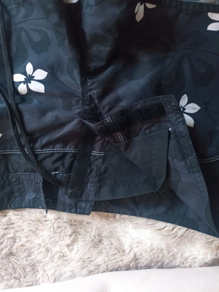 Short court noir à fleurs T42 - Tribord - photo numéro 7