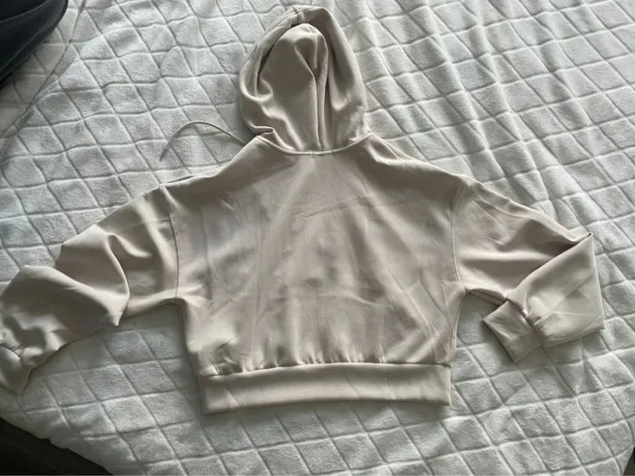 Sweat à capuche sportswear Stradivarius - photo numéro 3