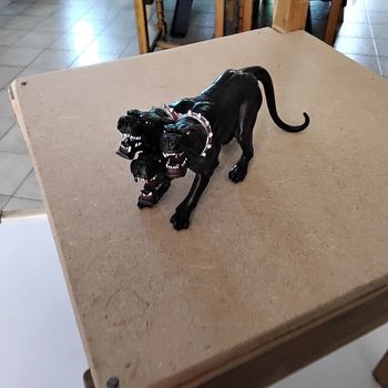 Figurine cerbère à 3 têtes Papo