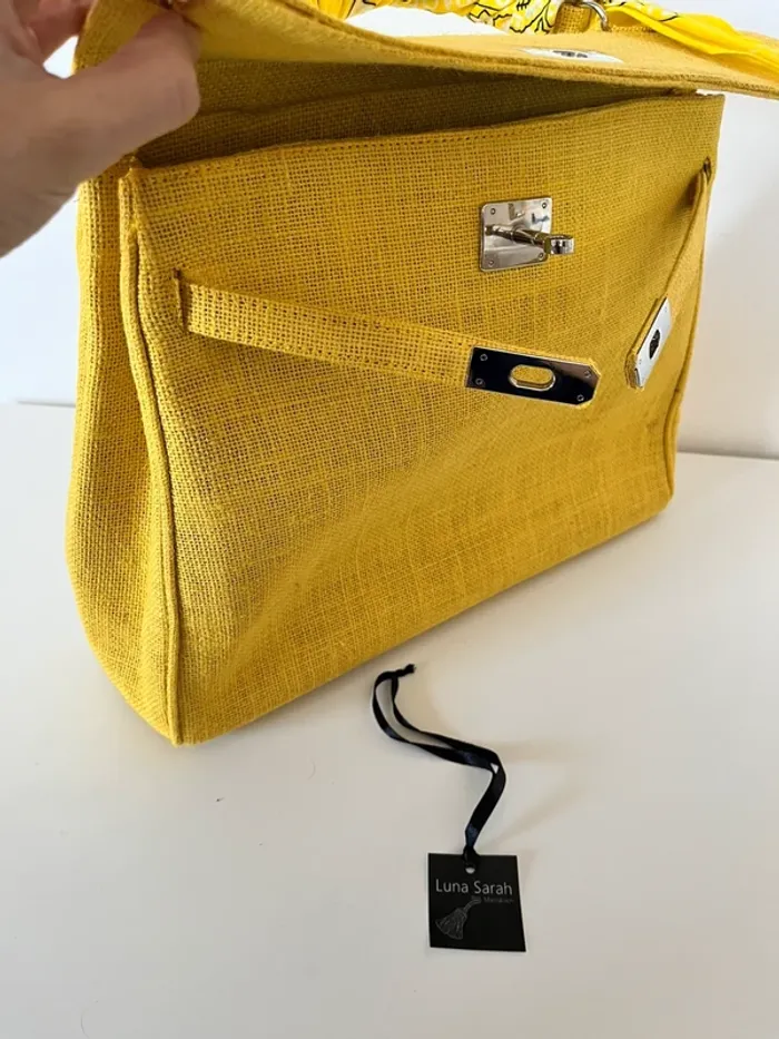 Sac jaune trapèze en raphia - photo numéro 3