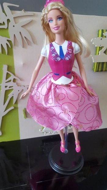 barbie blair   dans l apprentie princesse très bon état