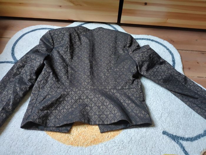 Veste neuve camaïeu motif baroque noir bronze épaulettes chic rétro élégante vintage 40 - photo numéro 3