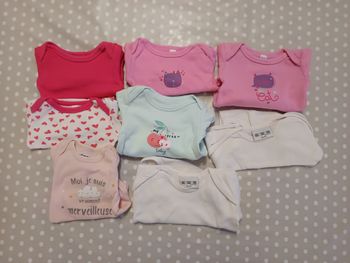 Lot de 8 bodies 1 mois Gémo Kiabi 