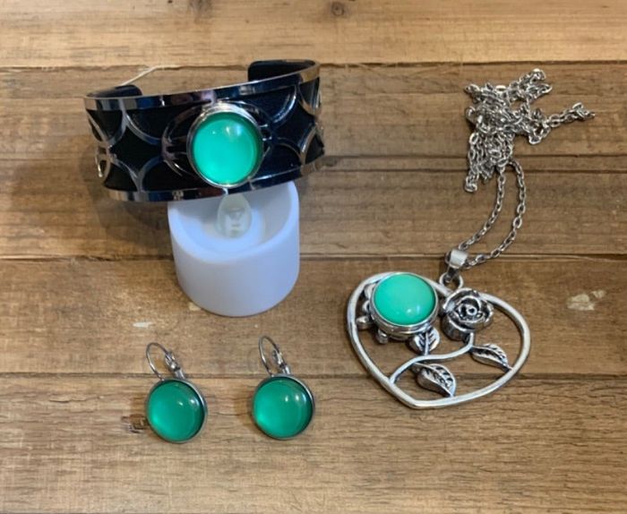 Parure de bijoux verte