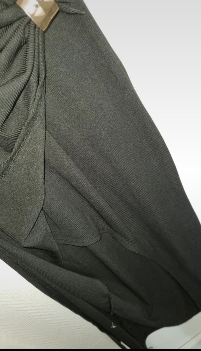 Robe femme inconnu - photo numéro 4
