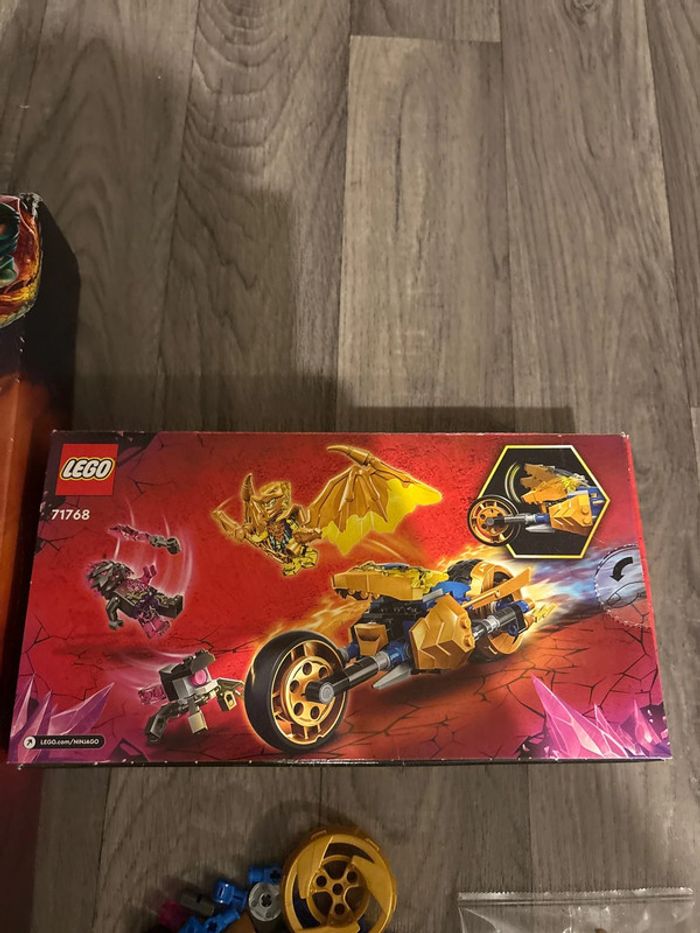 Lego Ninjago en vrac avec boites et pièces manquantes dans les deux boîtes. Les sachets sont ouverts - photo numéro 15