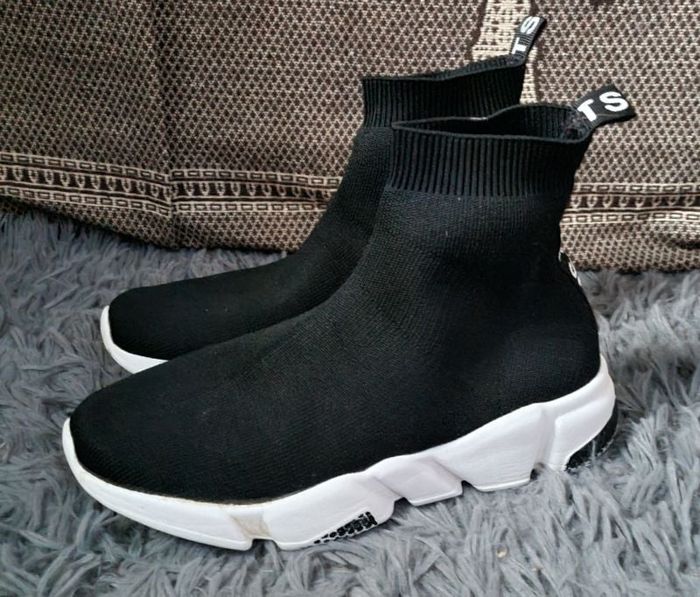 Basket chaussette 37 Liberto