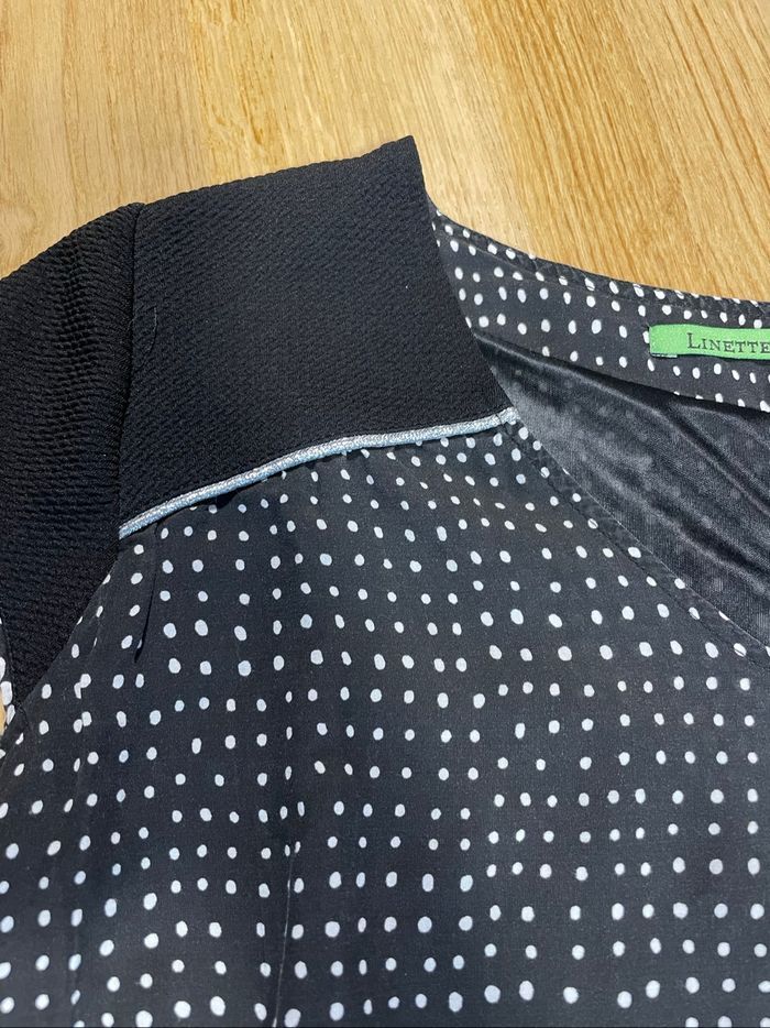 Robe noire et pois blancs taille 40 - photo numéro 3