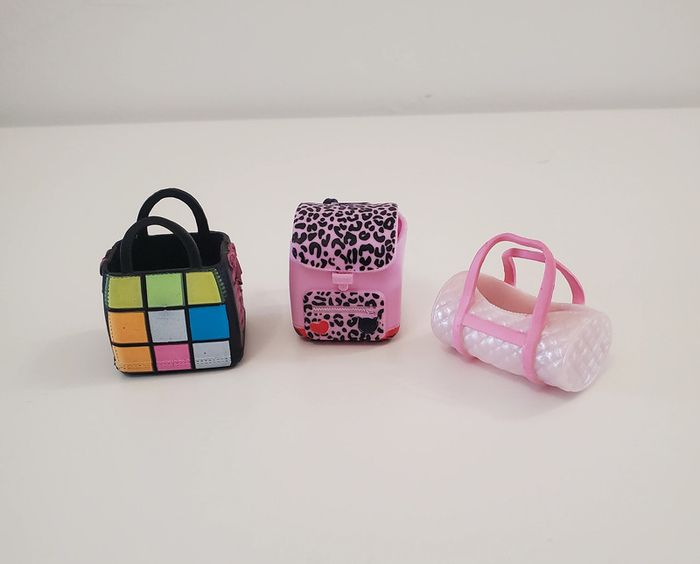 Poupée LOL Accessoires lot de 3 sacs. Sac à Dos, Sac à Mains, Sac de Sport Très Bon état - photo numéro 2