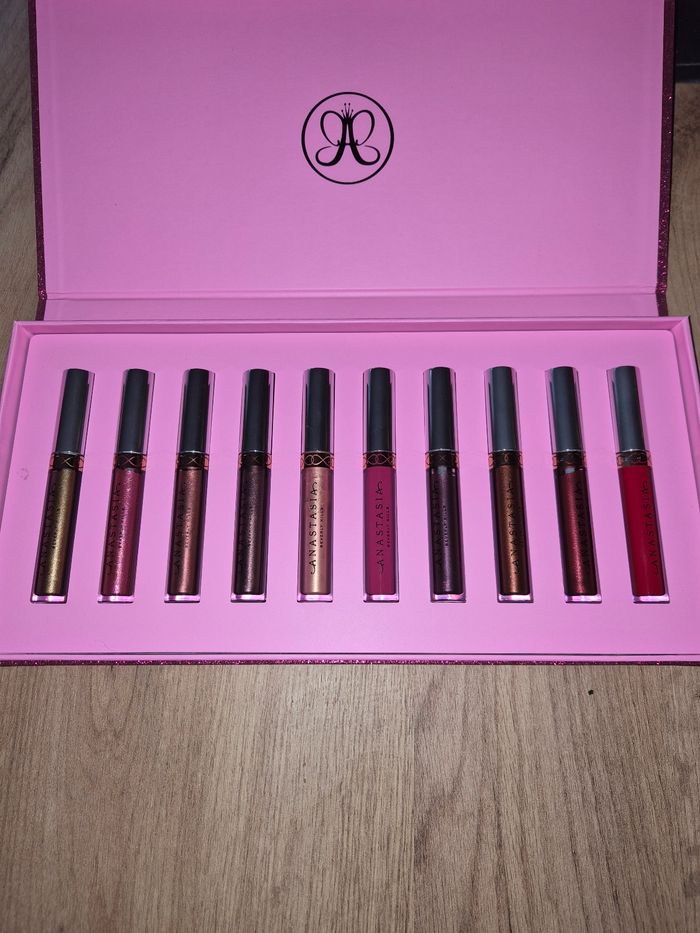 Coffret 10 rouges a levres liquides ABH