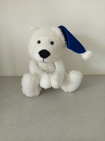 Peluche ours polaire avec bonnet