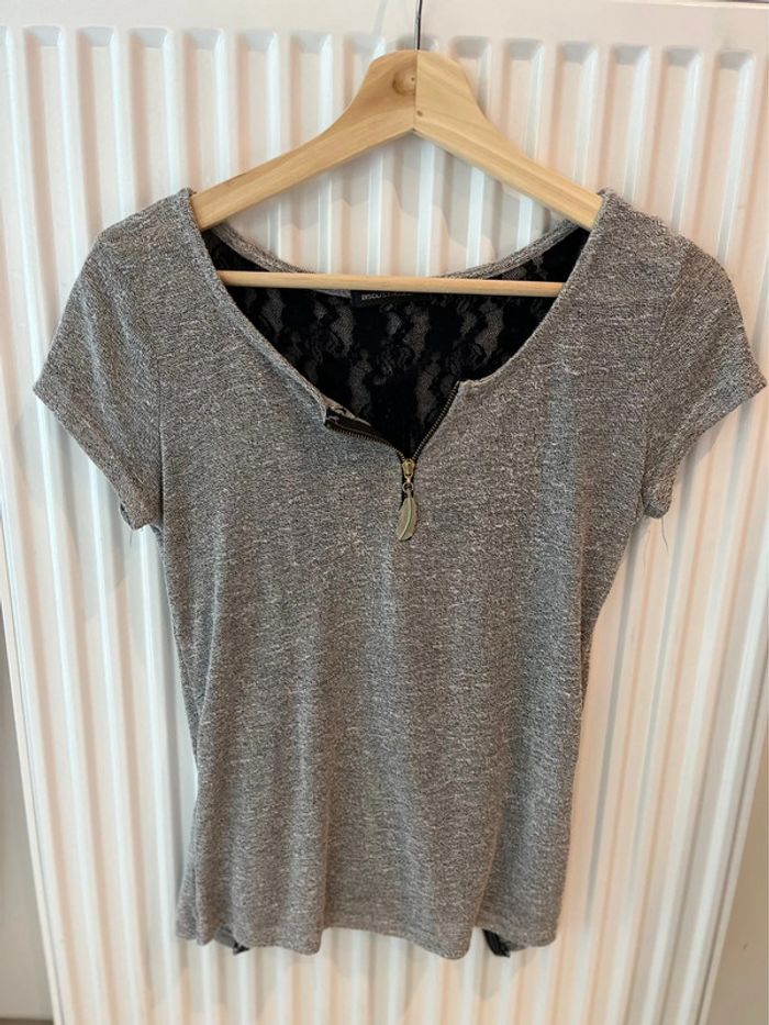 Blouse grise dentelle et noeuds