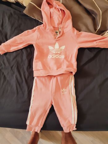 Ensemble Adidas très bon etat