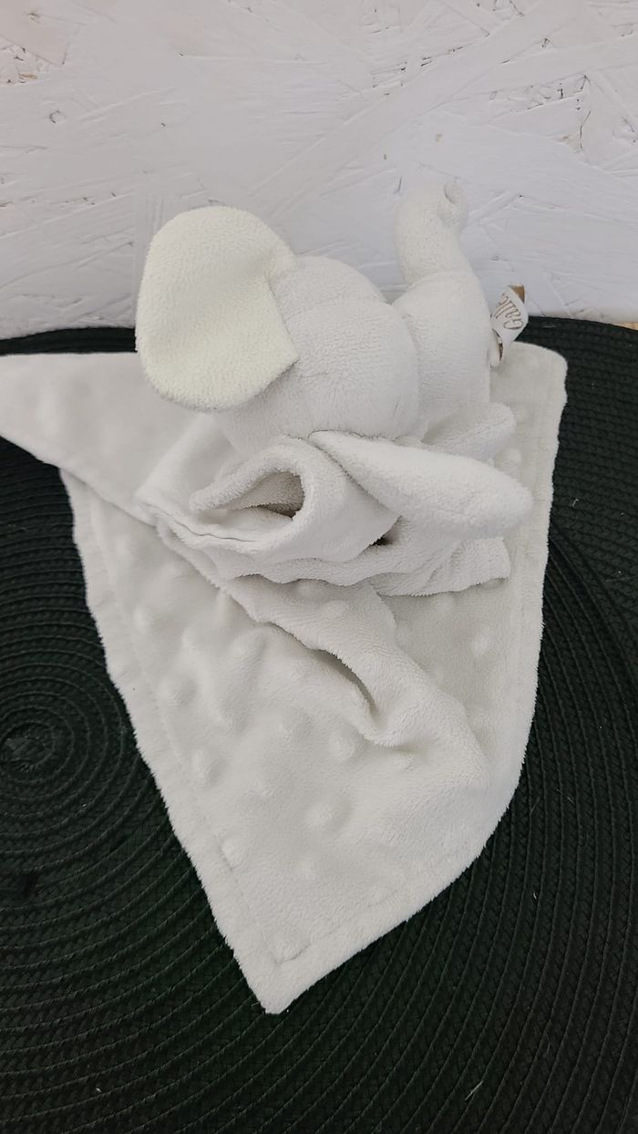 Doudou plat éléphant blanc gris - photo numéro 3