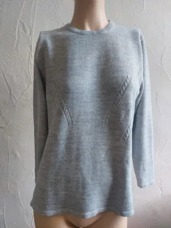 Pull en maille gris à manches longues