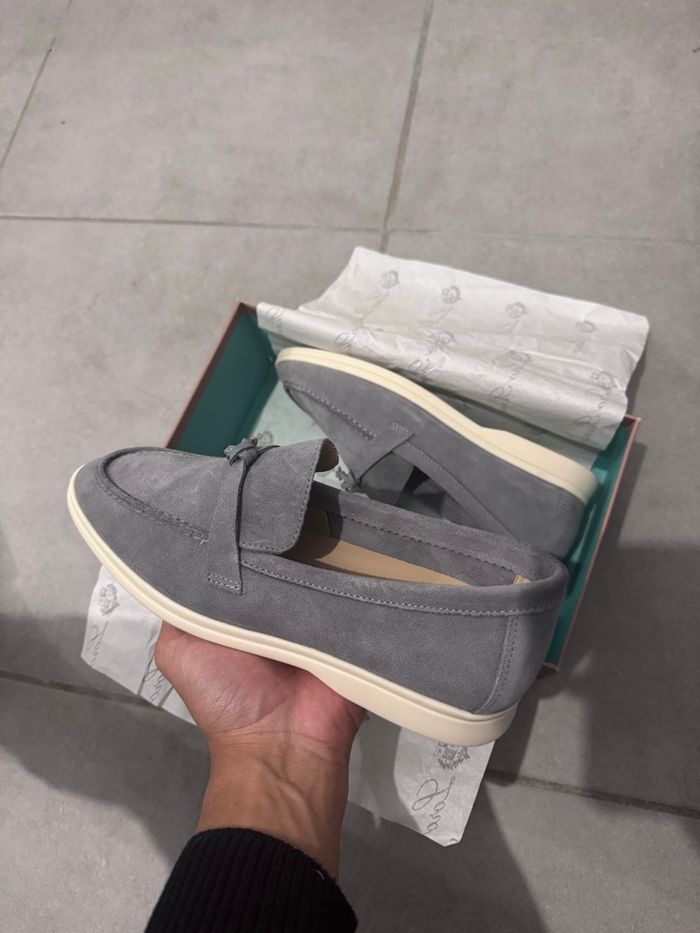 Paire de mocassins réplique identique Loro Piana taille 39 grise