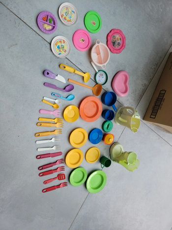 Gros lot dînette assiette couverts verre