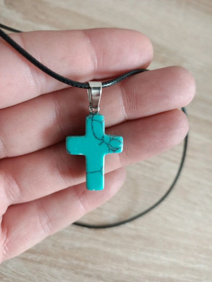 Pendentif croix + collier - photo numéro 2