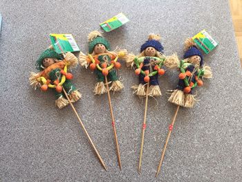 Lot de 4 épouvantails pique fleurs Neufs