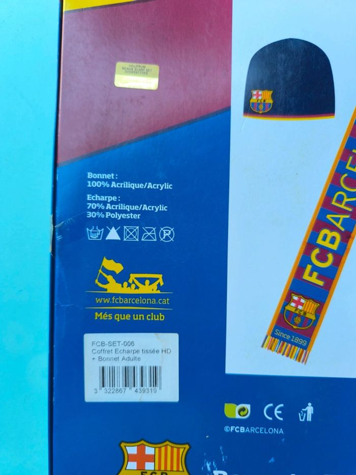 : FC Barcelone Coffret Bonnet + écharpe Barca - Collection Officielle FC Barcelone Coffret Bonnet - photo numéro 3