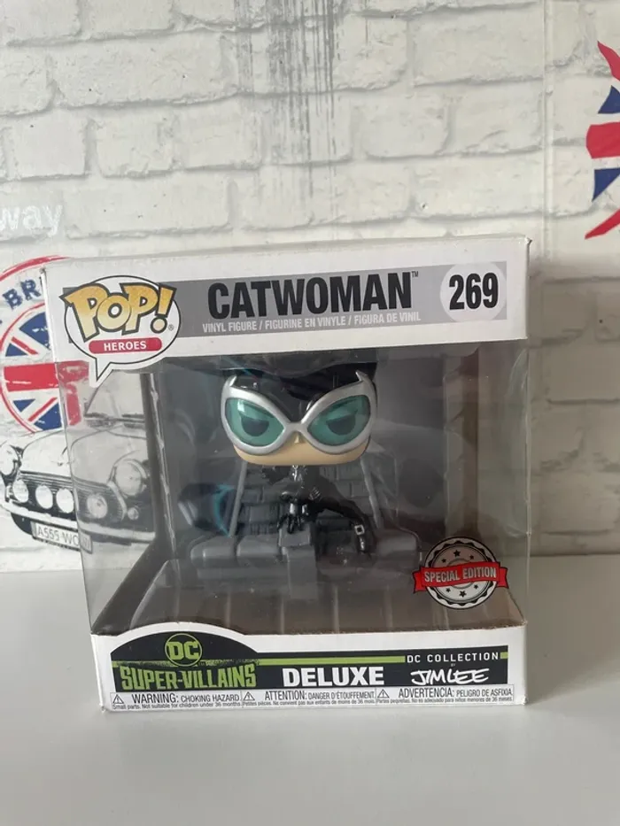 pop catwoman deluxe