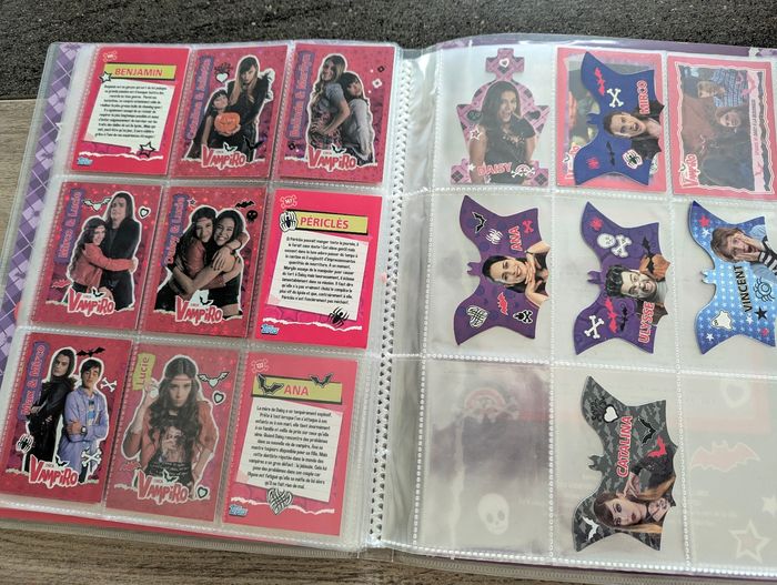 Vend classeur avec cartes collection chica vampiro
Voir photos pour voir la totalité des cartes présentes - photo numéro 10