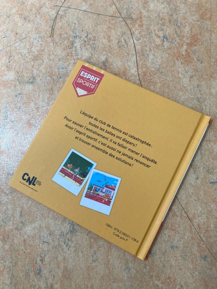 Livre « le club de tennis » - photo numéro 2