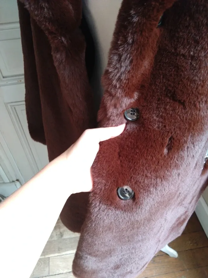 Manteau The Kooples fausse fourrure marron – T40, mi-long, chaud & neuf - photo numéro 3