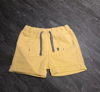 Short jaune clair 